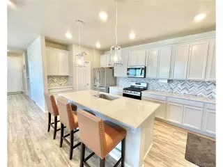 Photo #2: 9781372 Listing 