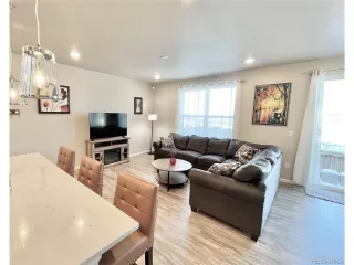 Photo #4: 9781372 Listing 