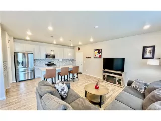 Photo #6: 9781372 Listing 