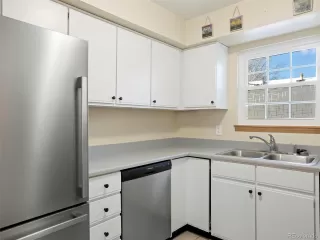 Photo #6: 9781610 Listing