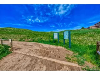 Photo #6: 9781813 Listing