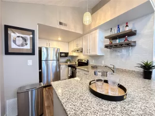 Photo #5: 9782182 Listing 