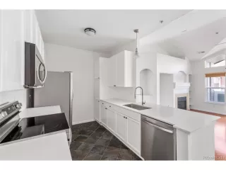 Photo #5: 9782398 Listing 