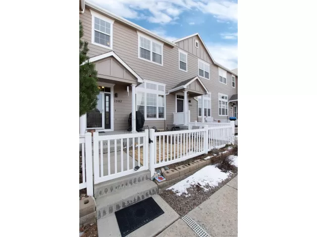 MLS: 9783323 Condo For Sale