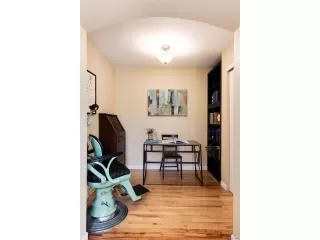 Photo #5: 9783323 Listing