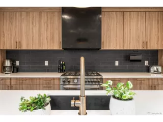 Photo #5: 9784150 Listing