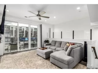 Photo #5: 9785586 Listing