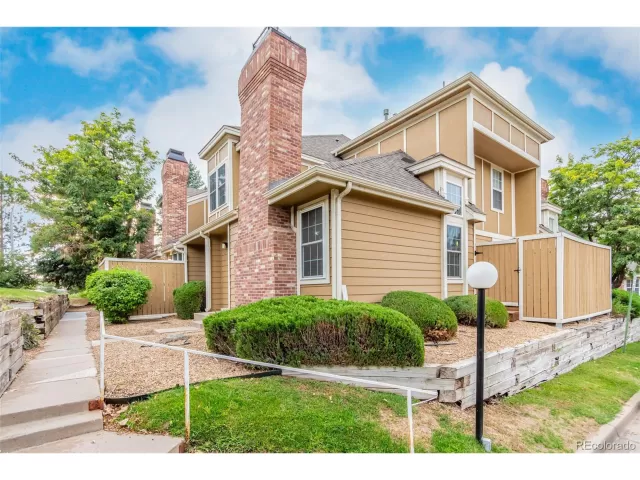 MLS: 9785779 Condo For Sale