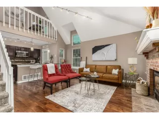 Photo #2: 9785779 Listing