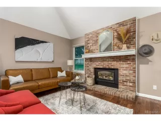 Photo #4: 9785779 Listing