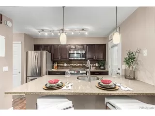Photo #5: 9785779 Listing