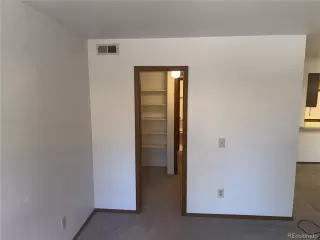 Photo #5: 9786862 Listing