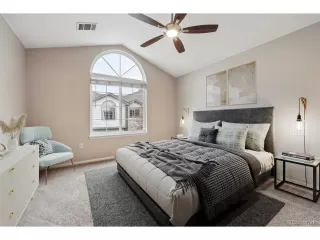 Photo #6: 9792100 Listing