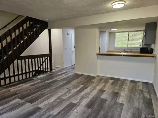 Photo #5: 9793673 Listing