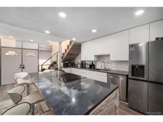 Photo #4: 9797950 Listing 