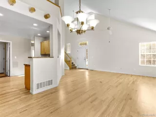 Photo #3: 9800121 Listing