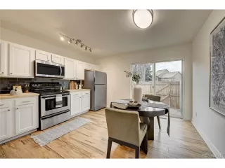 Photo #4: 9800181 Listing