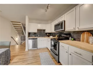 Photo #5: 9800181 Listing