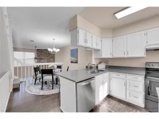 Photo #6: 9801044 Listing