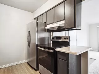 Photo #5: 9802989 Listing