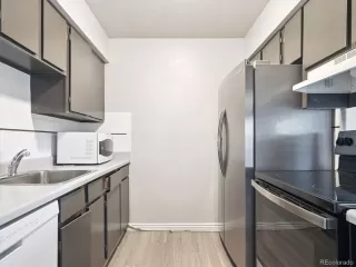 Photo #6: 9802989 Listing