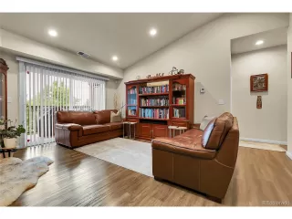 Photo #5: 9803257 Listing