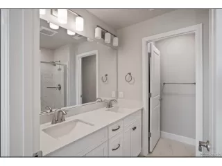 Photo #4: 9803538 Listing