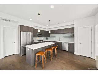 Photo #5: 9804960 Listing