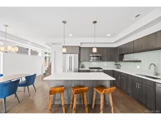 Photo #6: 9804960 Listing