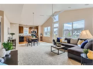 Photo #5: 9808454 Listing