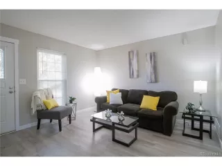 Photo #4: 9809662 Listing