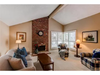 Photo #4: 9810766 Listing