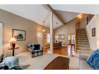 Photo #5: 9810766 Listing