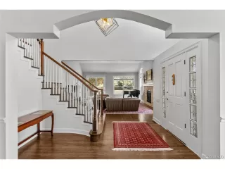 Photo #5: 9810787 Listing 