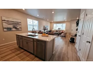 Photo #6: 9813221 Listing