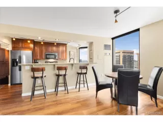 Photo #4: 9818981 Listing