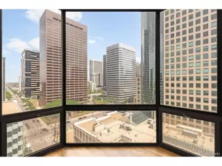 Photo #5: 9818981 Listing