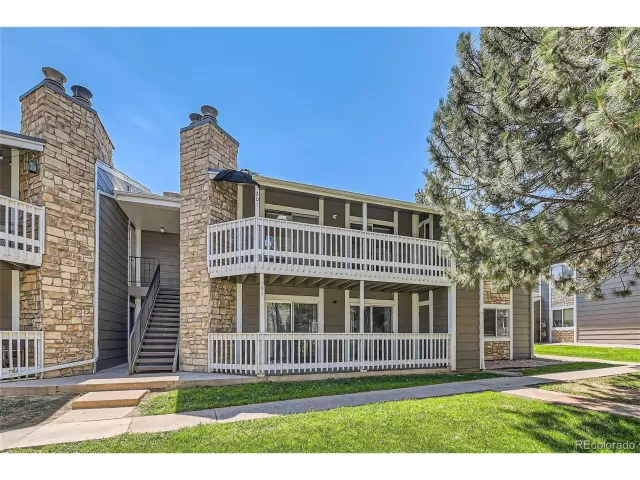 MLS: 9819586 Condo For Sale