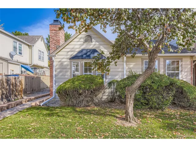 MLS: 9821397 Condo For Sale