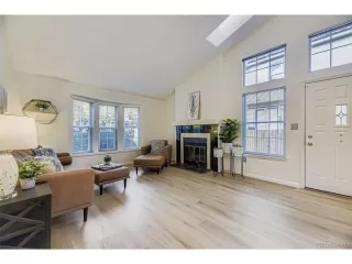 Photo #4: 9821397 Listing