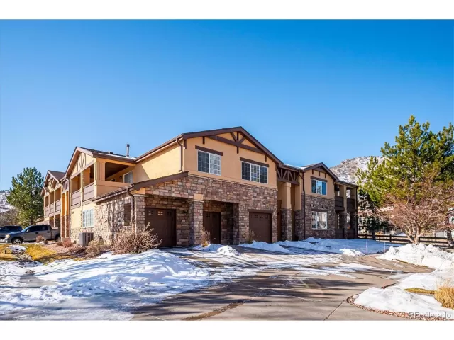 MLS: 9821442 Condo For Sale