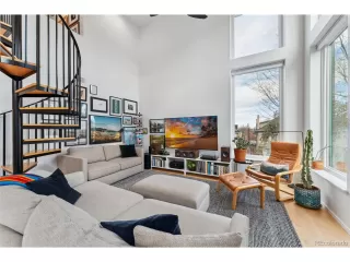 Photo #2: 9822849 Listing