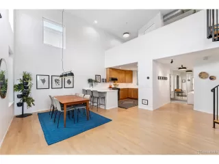 Photo #4: 9822849 Listing