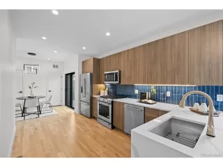 Photo #4: 9822916 Listing