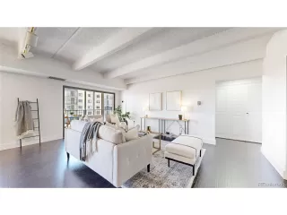 Photo #2: 9823382 Listing