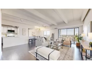 Photo #4: 9823382 Listing