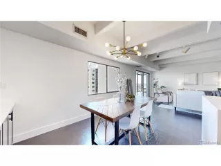 Photo #6: 9823382 Listing