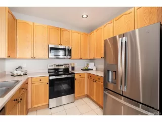 Photo #6: 9823905 Listing