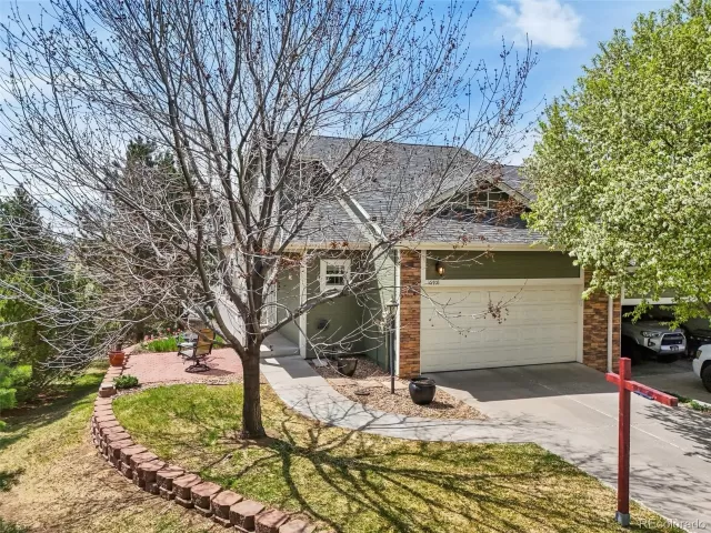 MLS: 9824508 Condo For Sale