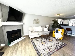 Photo #3: 9824600 Listing